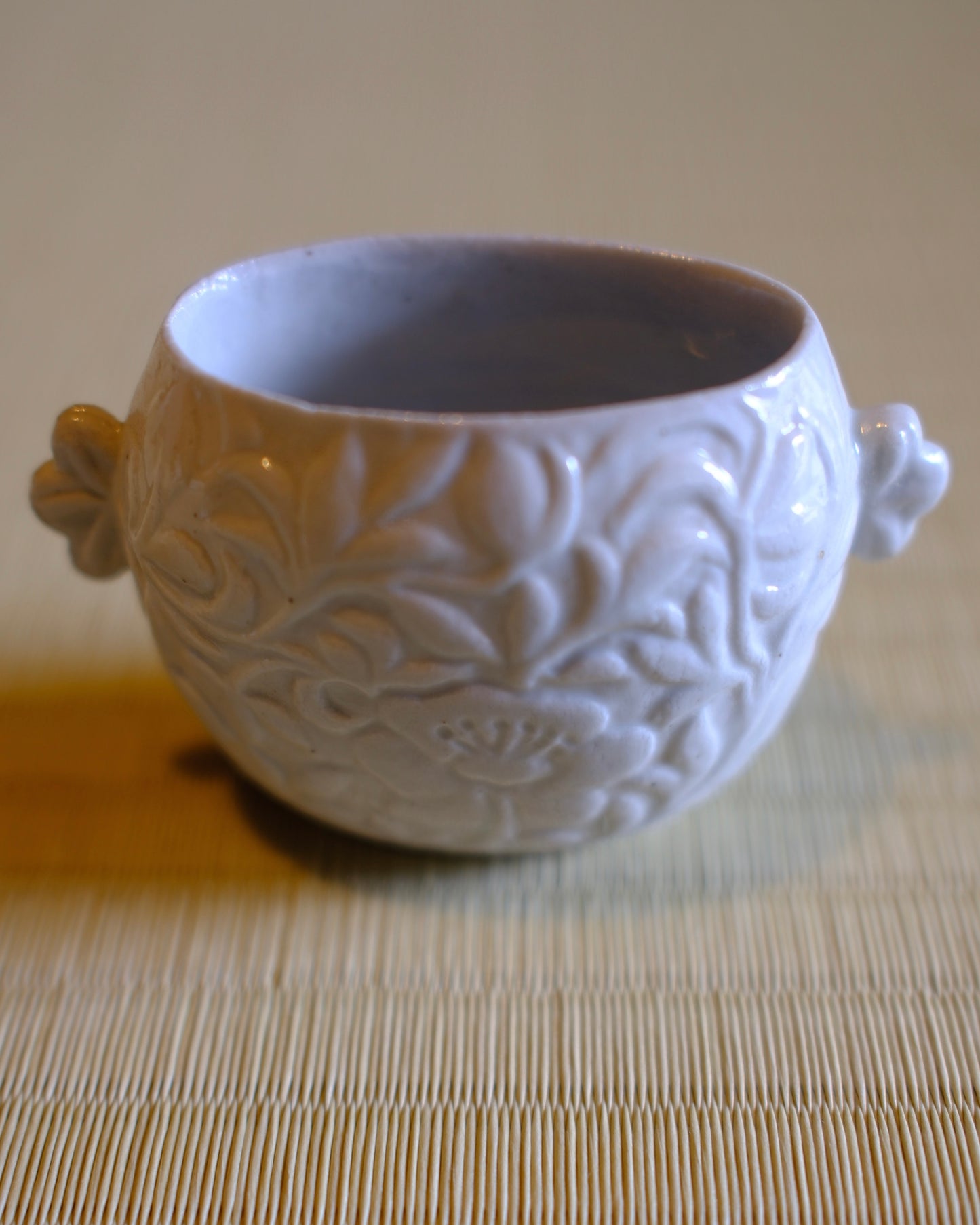 Clione Cup ／文祥窯・白磁唐草クリオネ杯