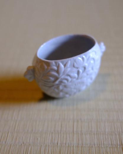 Clione Cup ／文祥窯・白磁唐草クリオネ杯